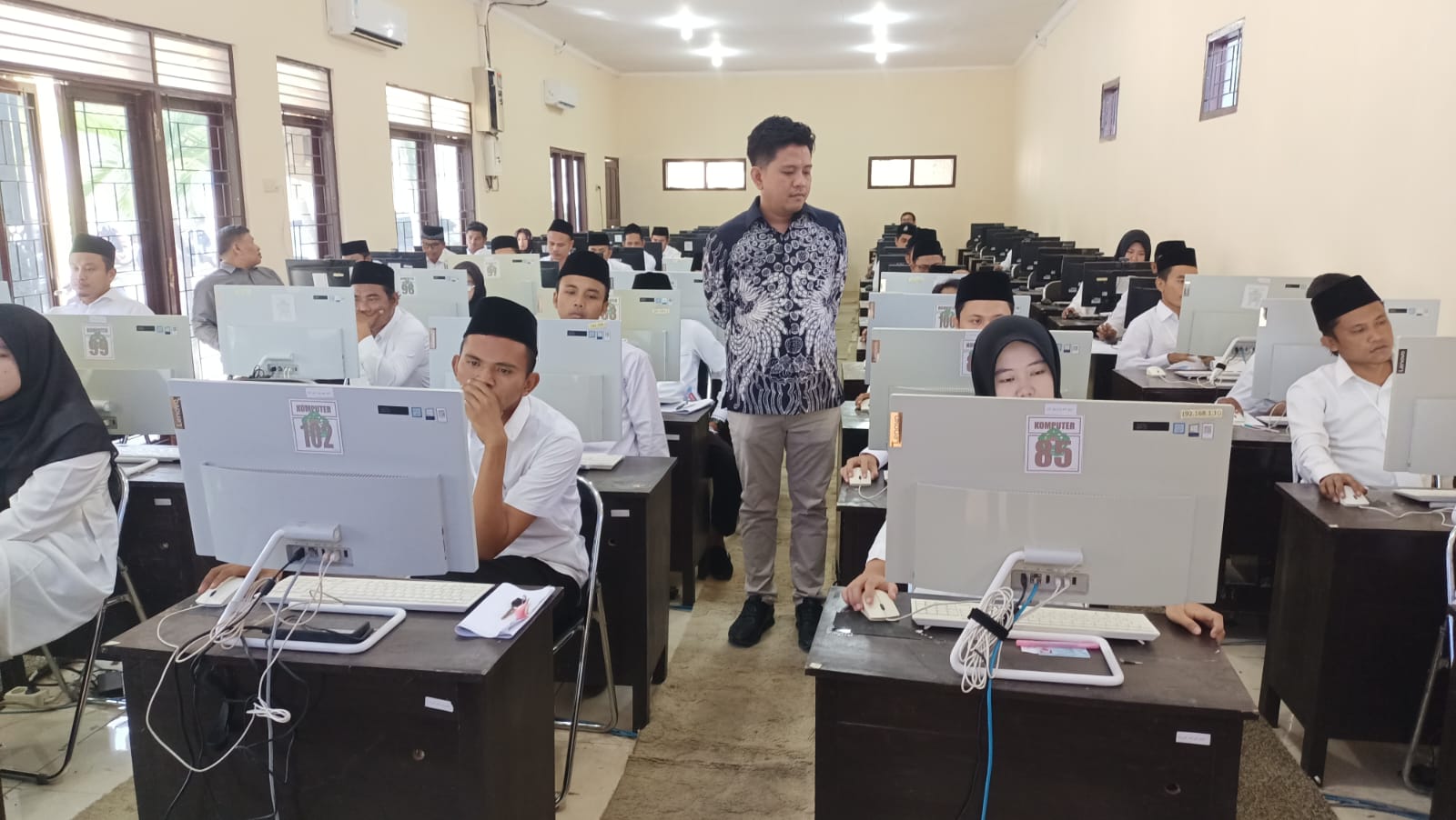 Seleksi Calon Anggota Panwascam Pamekasan untuk Pilkada 2024 Memasuki Tahap Tes Tulis Komputer