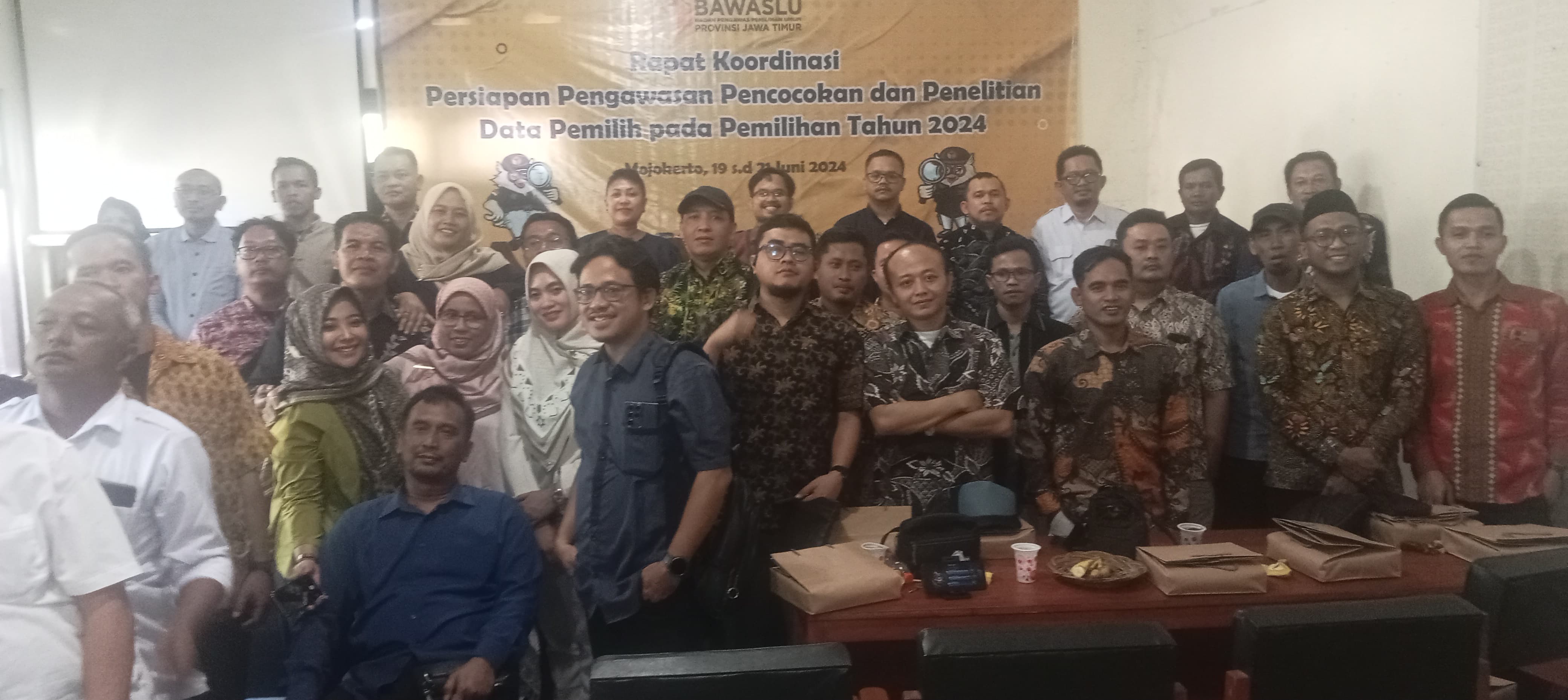 menghadiri Rapat Koordinasi Persiapan Pengawasan Pencocokan dan Penelitian Data Pemilih pada Pemilihan tahun 2024