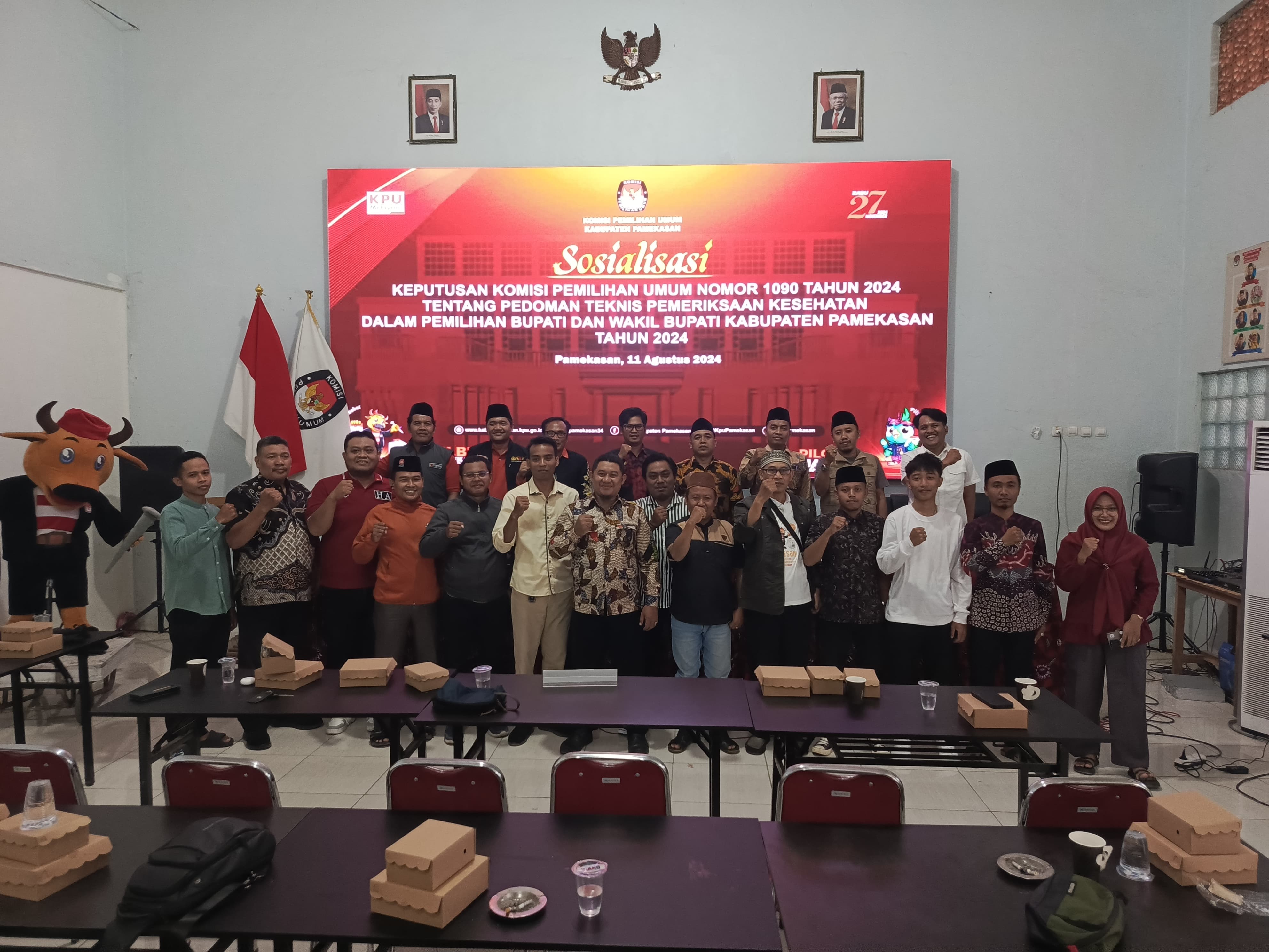 Bawaslu Pamekasan Hadiri Sosialisasi Keputusan KPU Nomor 1090 Tahun 2024 Di KPU Kabupaten Pamekasan