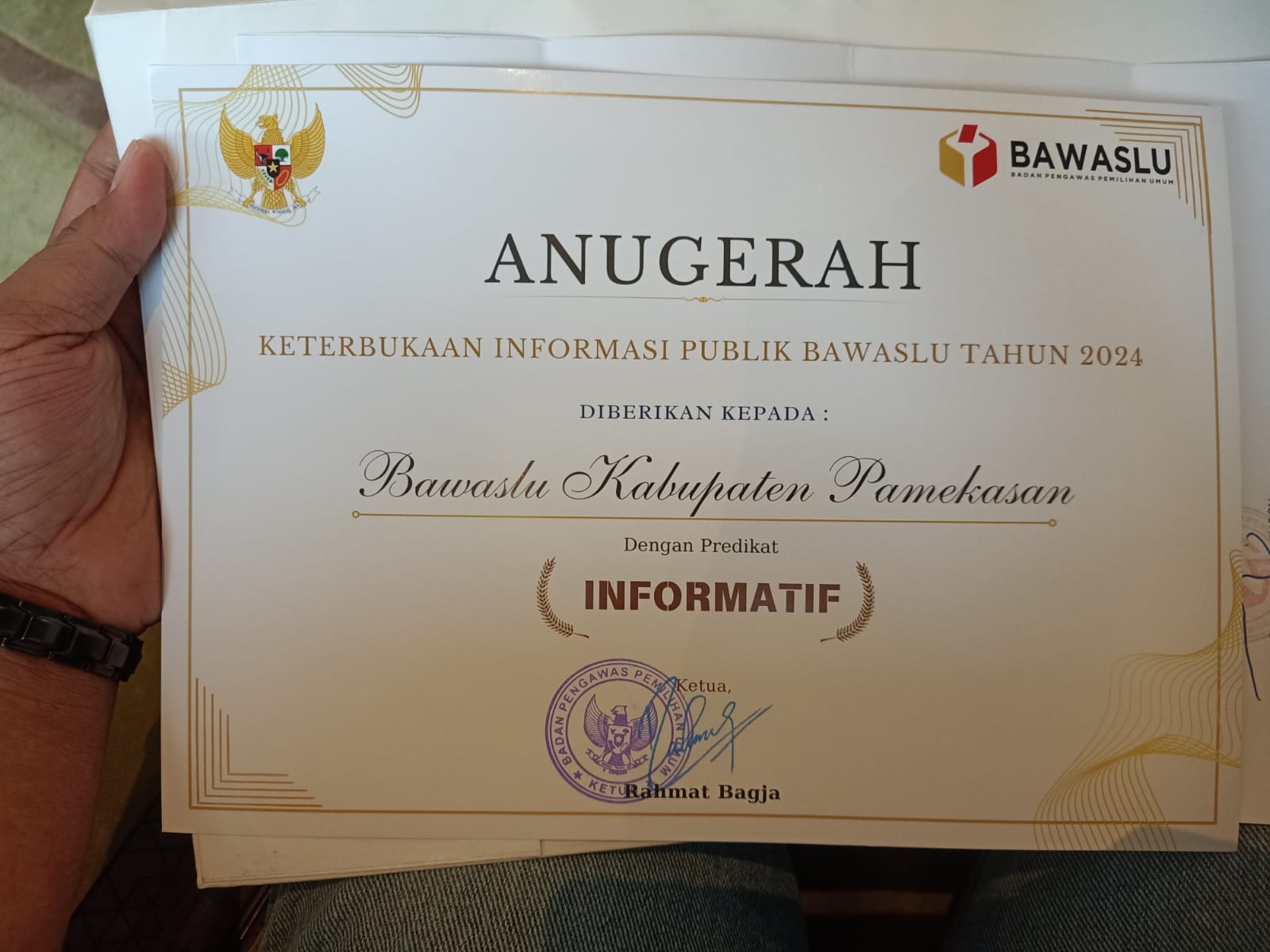 Keterbukaan Informasi Publik: Bawaslu Pamekasan Naik ke Predikat Informatif 2024