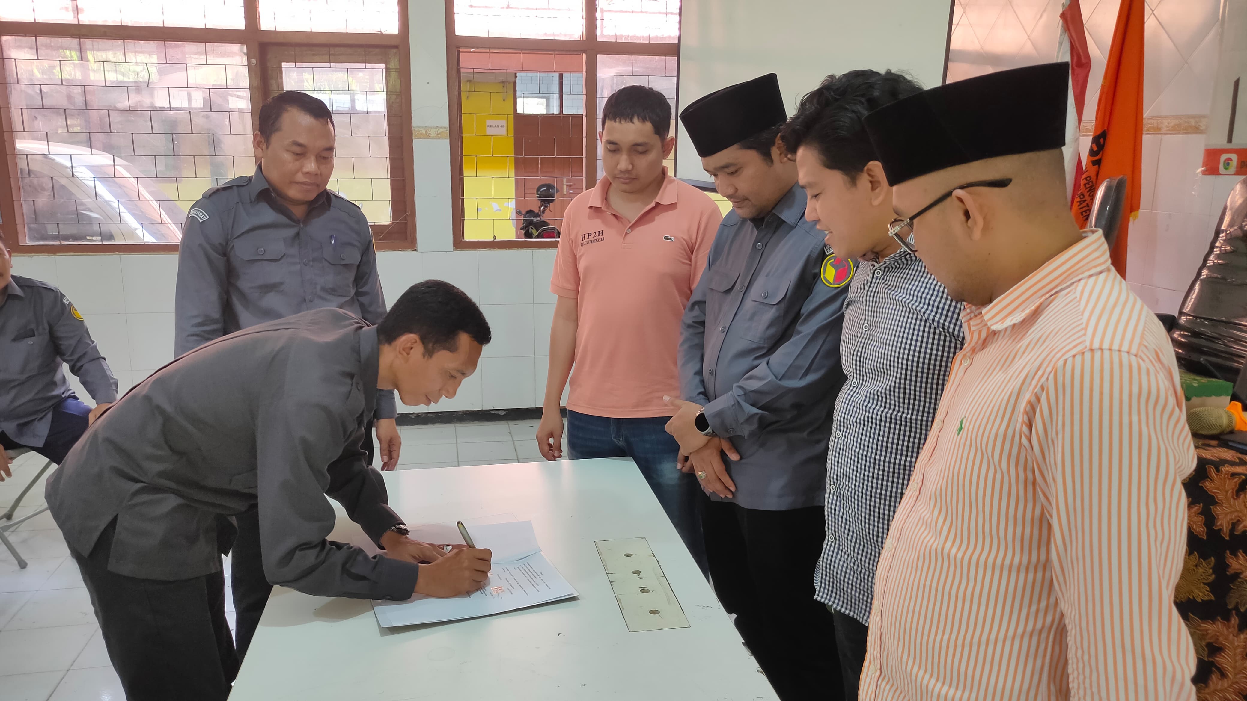 Serah Terima Jabatan Kepala Sekretariat Bawaslu Pamekasan: Imam Hidayat Resmi menjadi Kepala sekretariat Bawaslu Pamekasan