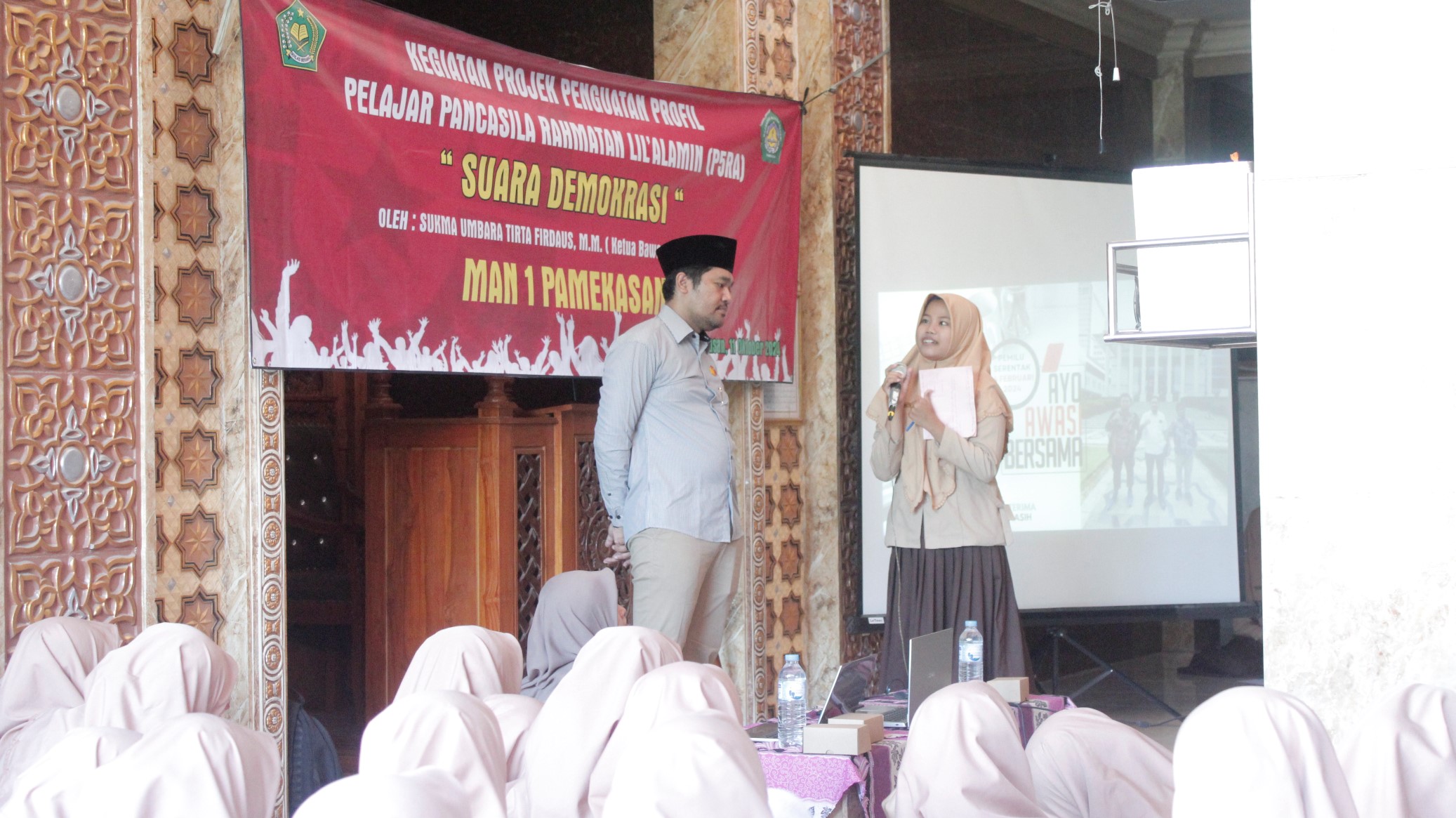 Ketua Bawaslu Pamekasan Hadir Menjadi Pemateri dalam Kegiatan Penguatan Profil Pelajar Pancasila di MAN 1 Pamekasan