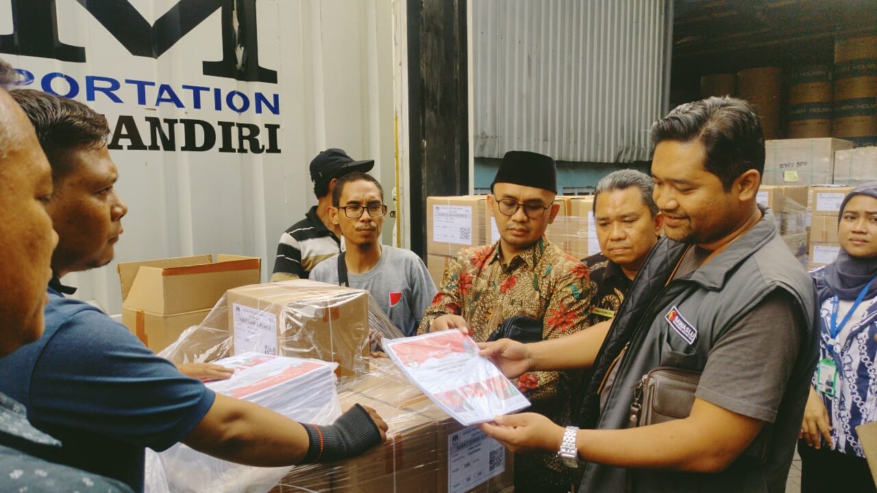 Bawaslu Pamekasan Pastikan Distribusi Surat Suara Pilgub Jatim 2024 Aman dan Sesuai Prosedur