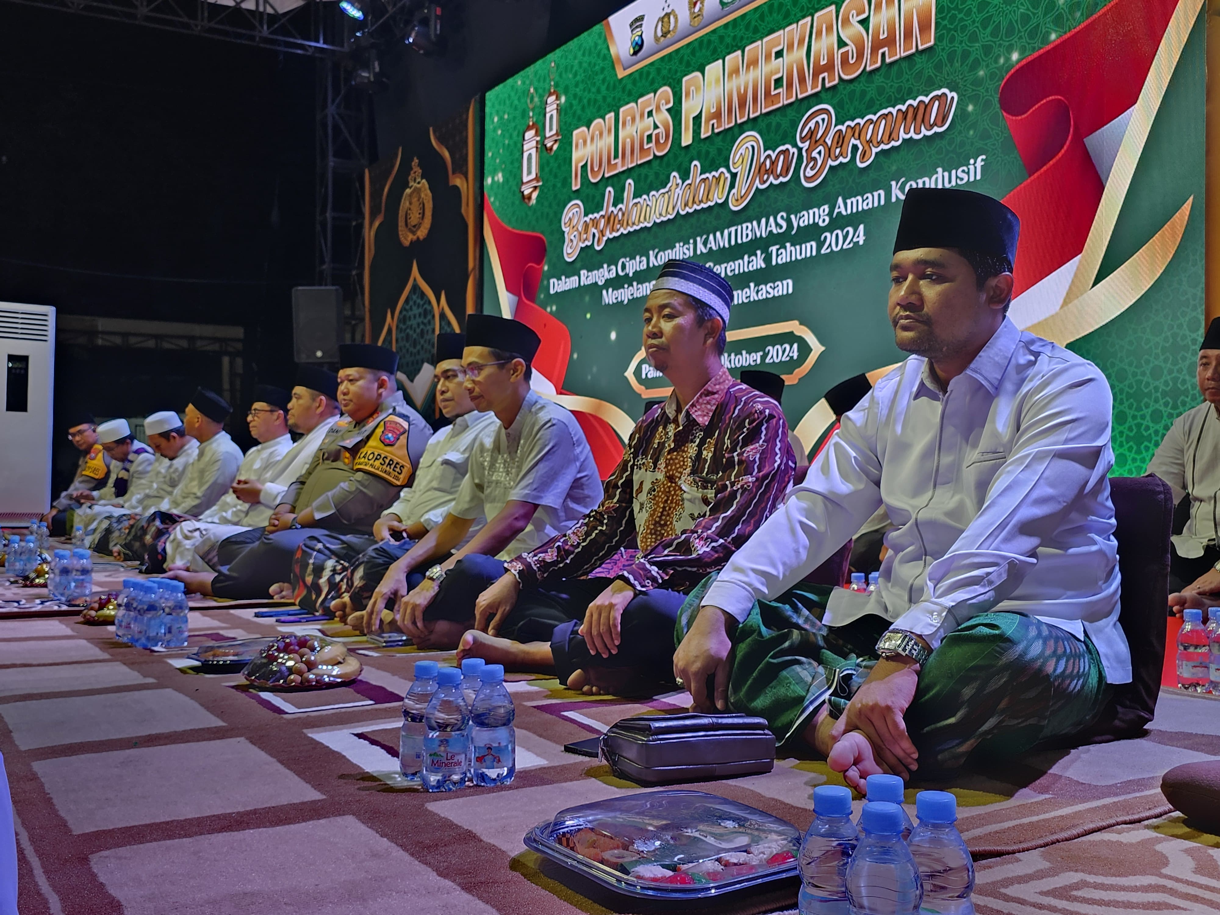 Ketua Bawaslu Pamekasan Sukma Firdaus Hadiri acara Polres Pamekasan Bersholawat dan Doa Bersama Untuk Pilkada 2024 yang Damai