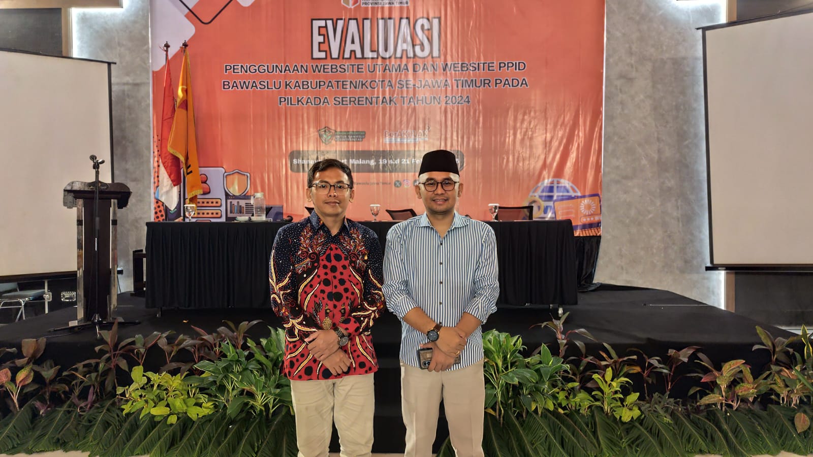 Bawaslu Kabupaten Pamekasan menyerahkan Laporan Layanan Informasi Publik (LIP) tahun 2024 kepada Komisi Informasi Provinsi Jawa Timur