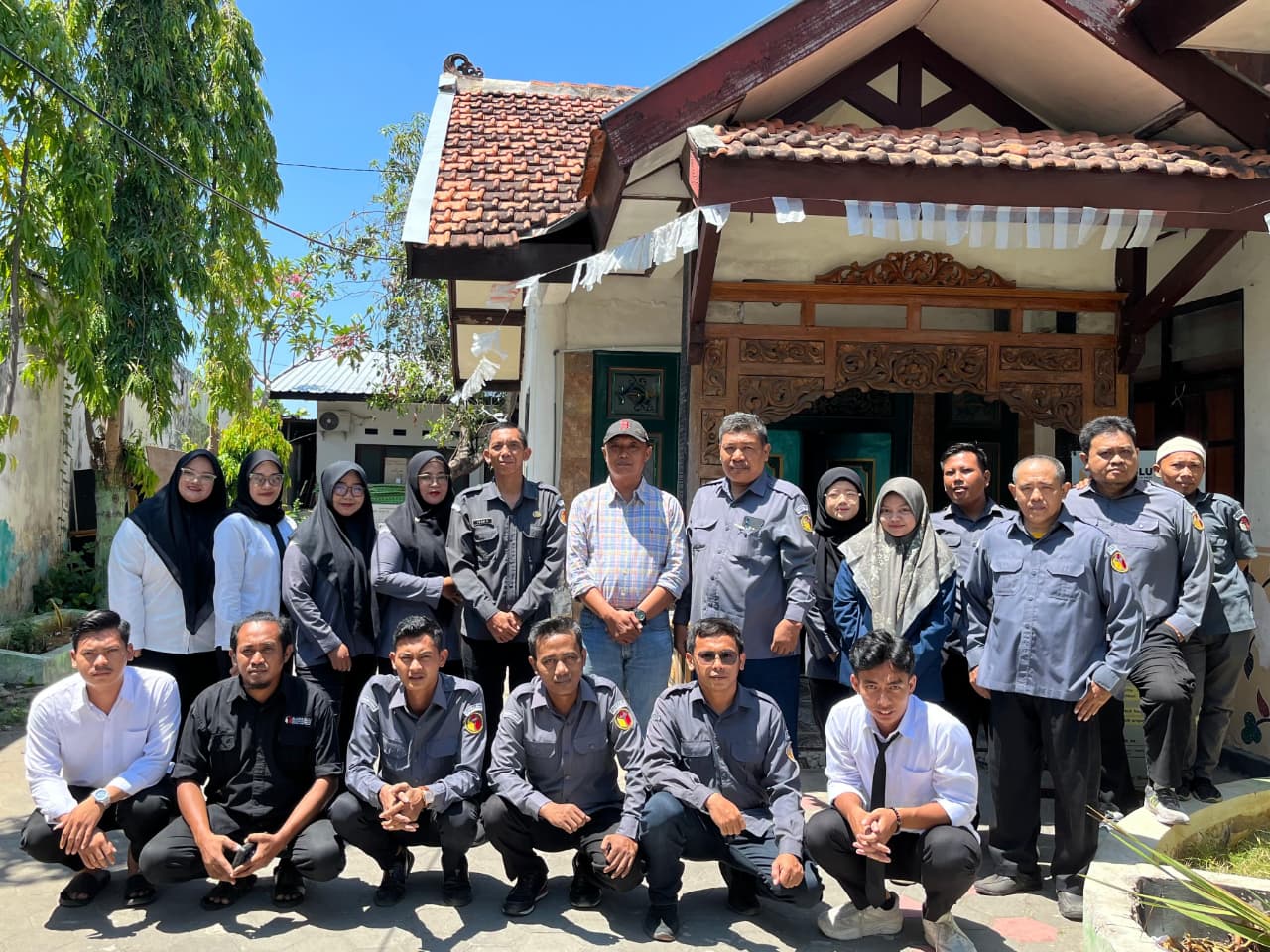 Foto Bersama Ketua Bawaslu Provinsi Jatim
