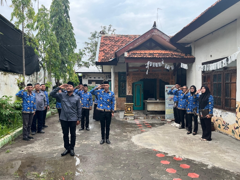 Upacara memperingati Hari Pahlawan 10 November 2025