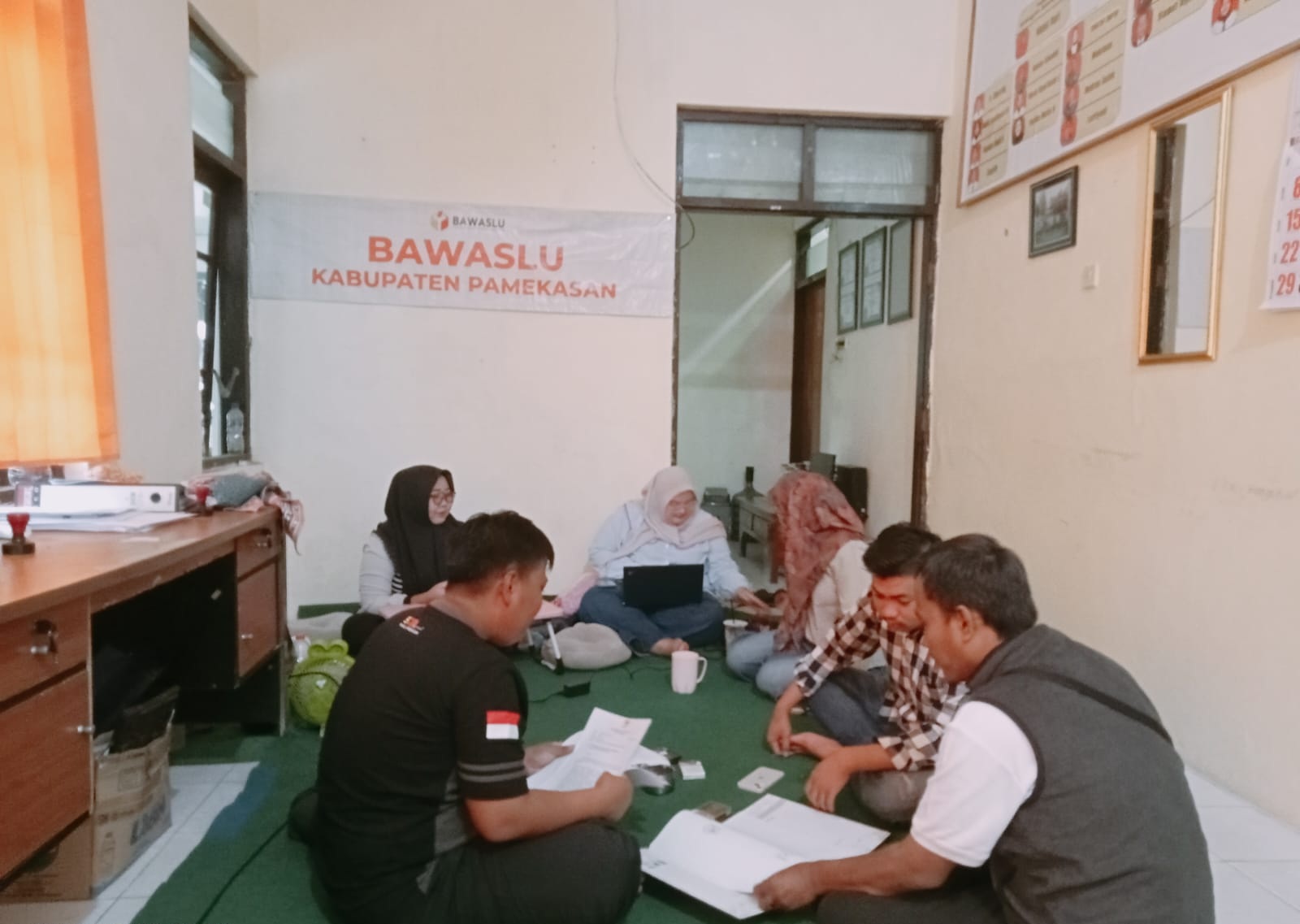 WFA Bawaslu Pamekasan Tetap Produktif