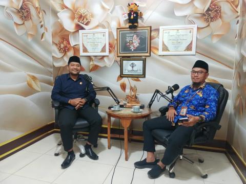 sesi dialog publik Podcast KPU Pamekasan