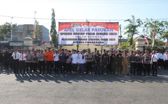 Polres Pamekasan menggelar Apel Pasukan Operasi Mantap Praja Semeru 2024 di Halaman Mapolres Pamekasan