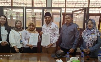 RRI Sumenep dan Bawaslu Kabupaten Pamekasan resmi menandatangani Memorandum of Understanding (MoU) terkait pemberitaan Pilkada 2024.