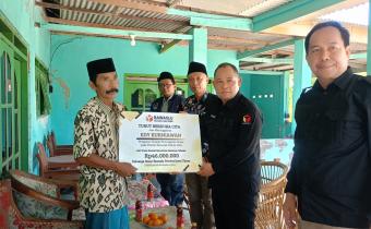 Totok Hariyono Serahkan Santunan Secara Langsung kepada Keluarga PTPS yang Gugur Saat Bertugas di Pamekasan