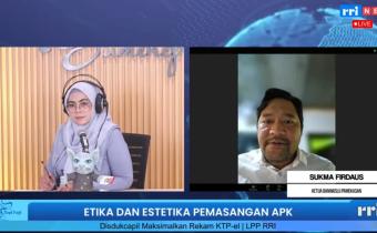 Dialog Interaktif RRI Sumenep: Dorong Penertiban APK yang Melanggar di Pohon, Bawaslu Serahkan Data ke KPU