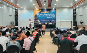 Bawaslu Kabupaten Pamekasan menyerahkan Laporan Layanan Informasi Publik (LIP) tahun 2024 kepada Komisi Informasi Provinsi Jawa Timur